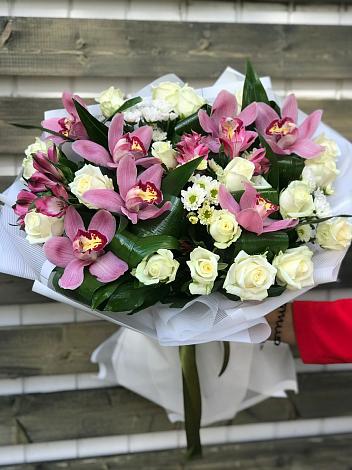 Букет цветов из: Розы и Хризантемы в Красноперекопске